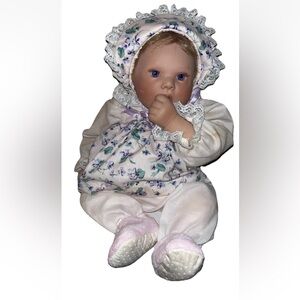 Lee Middleton Vintage Realistic Baby Doll 1994 Blond Hair Thumb Sucker VGUC